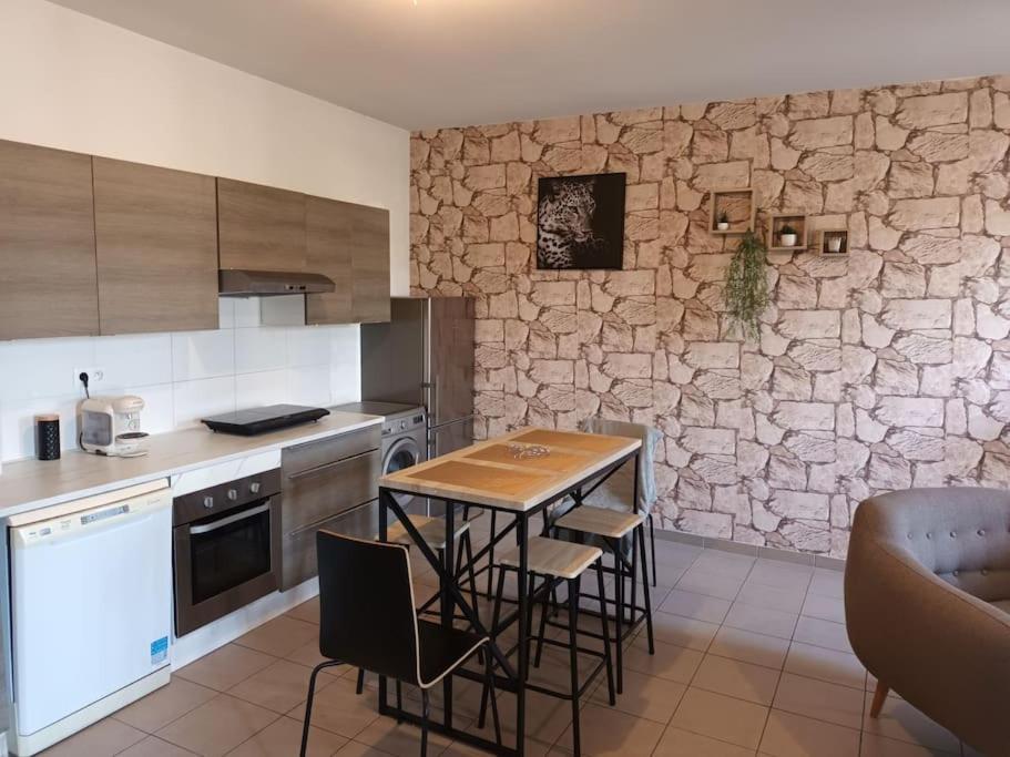 Appartement Duplex Nimes Centre Buitenkant foto